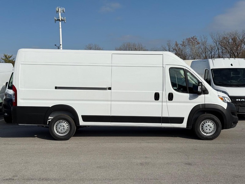 Ram ProMaster Cargo Van Vehicle Image 02