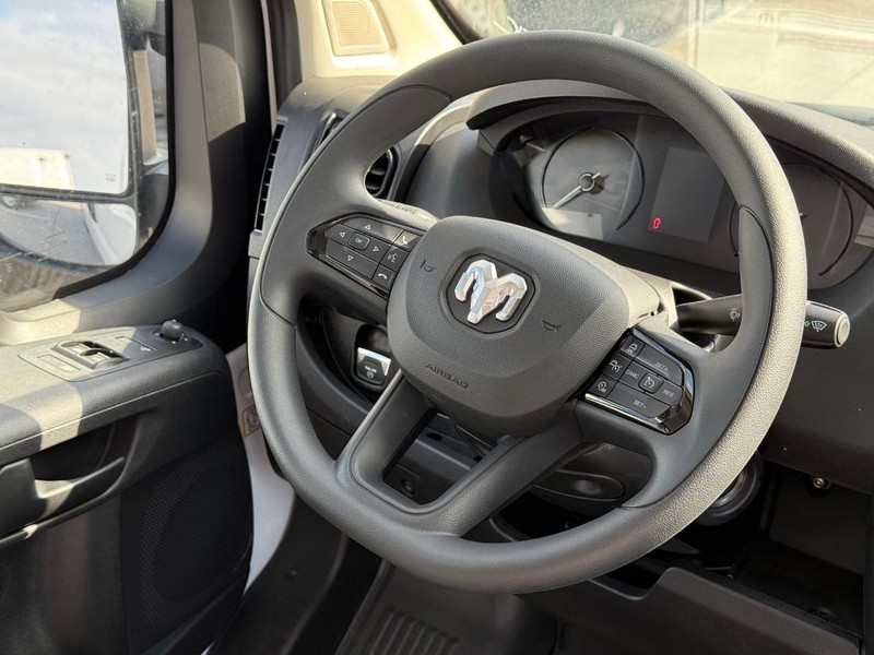 Ram ProMaster Cargo Van Vehicle Image 07