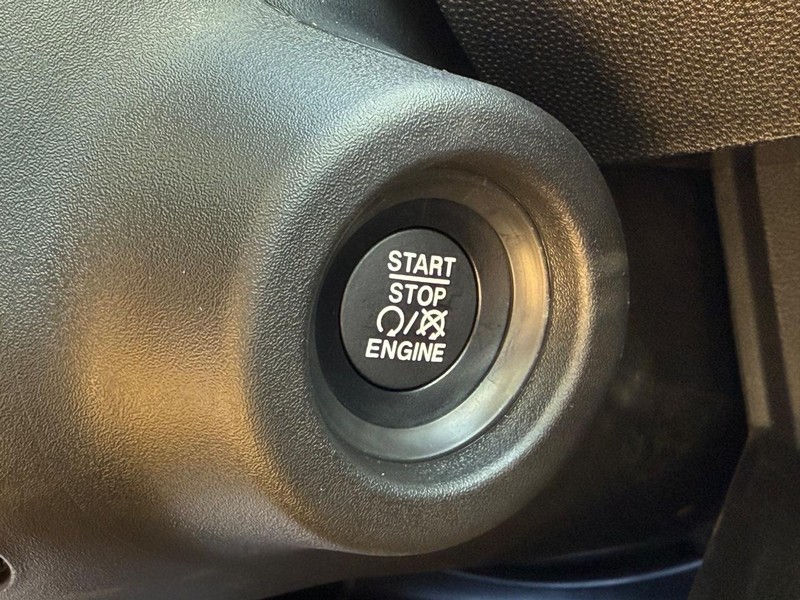 Ram ProMaster Cargo Van Vehicle Image 09