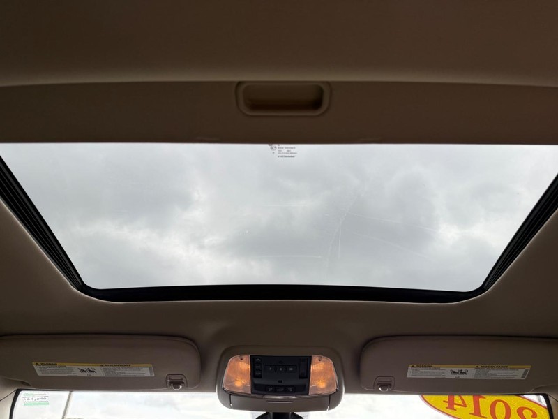 Jeep Grand Cherokee Vehicle Image 12