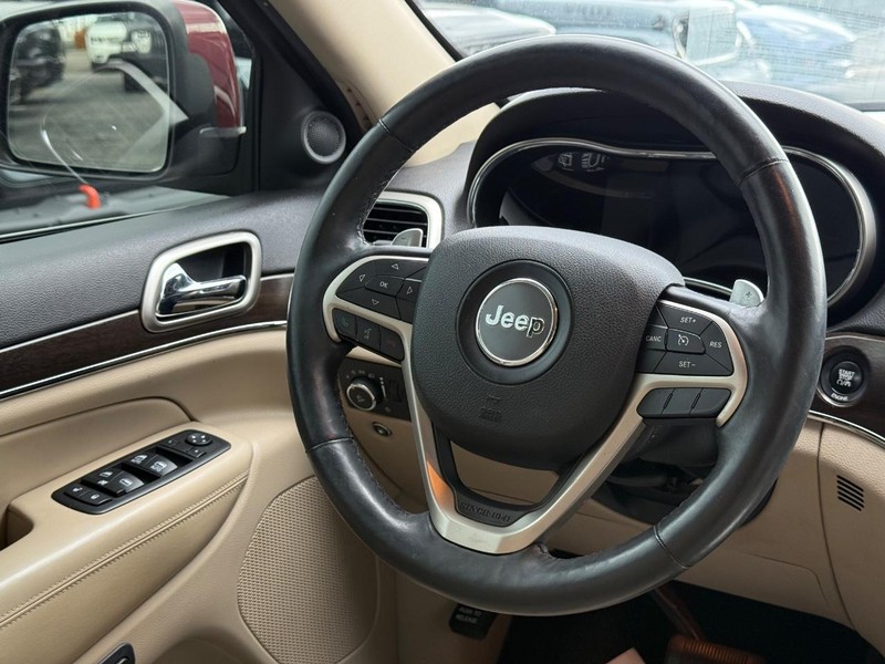 Jeep Grand Cherokee Vehicle Image 14