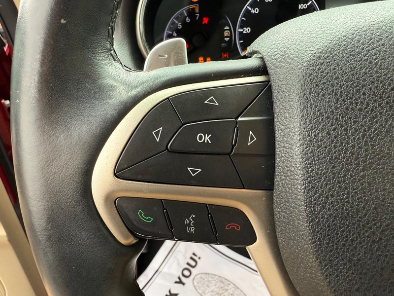 Jeep Grand Cherokee Vehicle Image 15