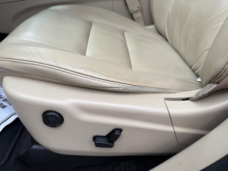 Jeep Grand Cherokee Vehicle Image 28