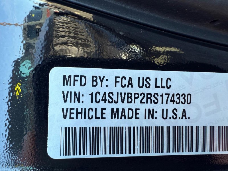 Jeep Wagoneer Vehicle Image 27