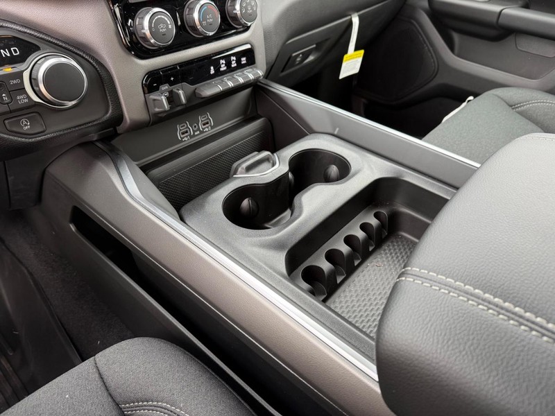 Ram 1500 Vehicle Image 14