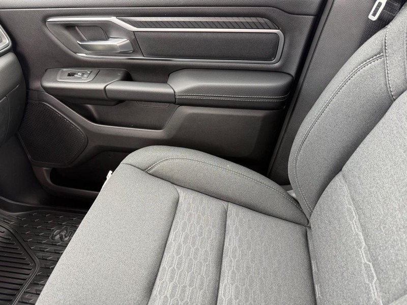 Ram 1500 Vehicle Image 15