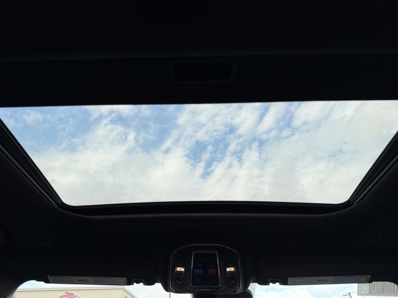 Jeep Grand Cherokee Vehicle Image 05