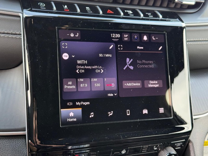 Jeep Grand Cherokee Vehicle Image 12