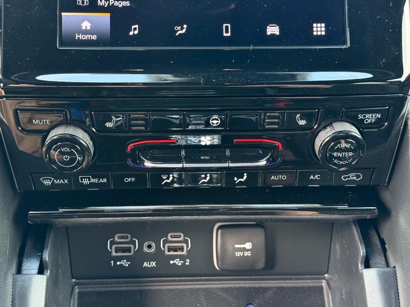 Jeep Grand Cherokee Vehicle Image 14