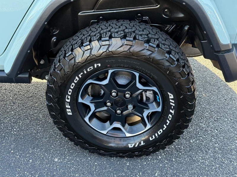 Jeep Wrangler 4xe Vehicle Image 06