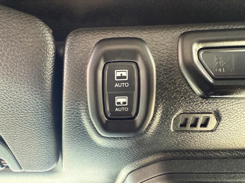 Jeep Wrangler 4xe Vehicle Image 23