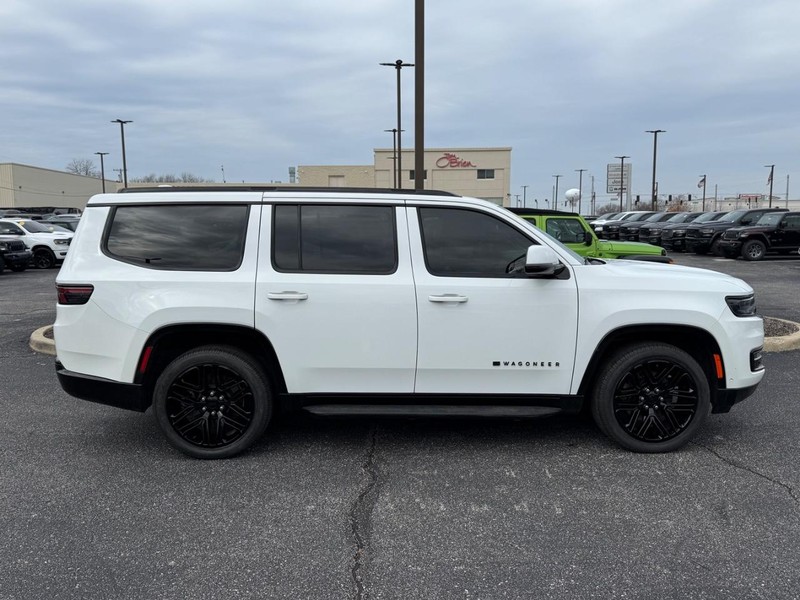 Jeep Wagoneer Vehicle Image 02