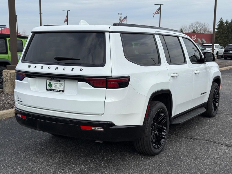 Jeep Wagoneer Vehicle Image 03