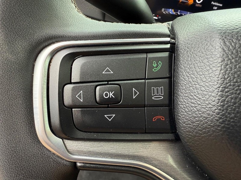 Jeep Wagoneer Vehicle Image 16