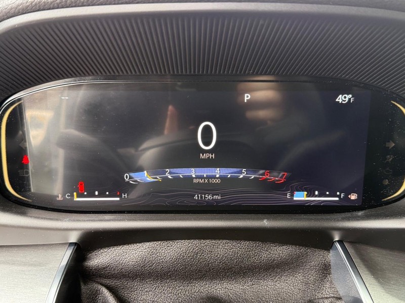 Jeep Wagoneer Vehicle Image 24