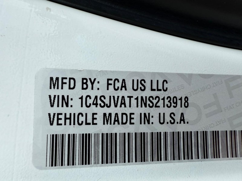 Jeep Wagoneer Vehicle Image 28