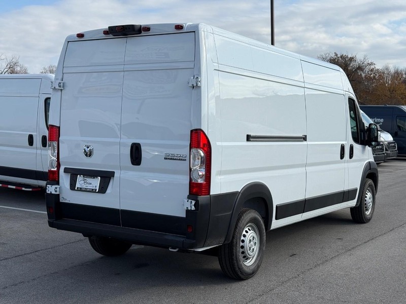 Ram ProMaster Cargo Van Vehicle Image 03
