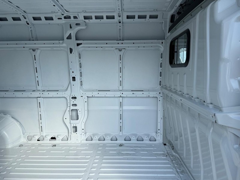 Ram ProMaster Cargo Van Vehicle Image 04