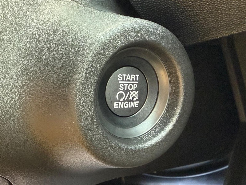 Ram ProMaster Cargo Van Vehicle Image 09