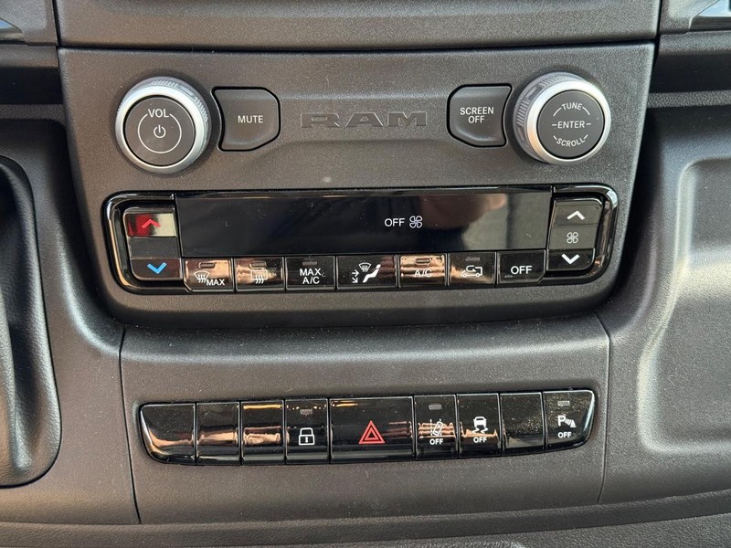 Ram ProMaster Cargo Van Vehicle Image 12