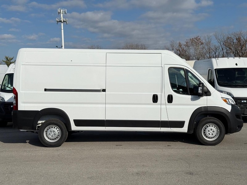 Ram ProMaster Cargo Van Vehicle Image 02