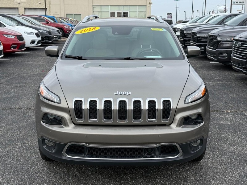 Jeep Cherokee Vehicle Image 10
