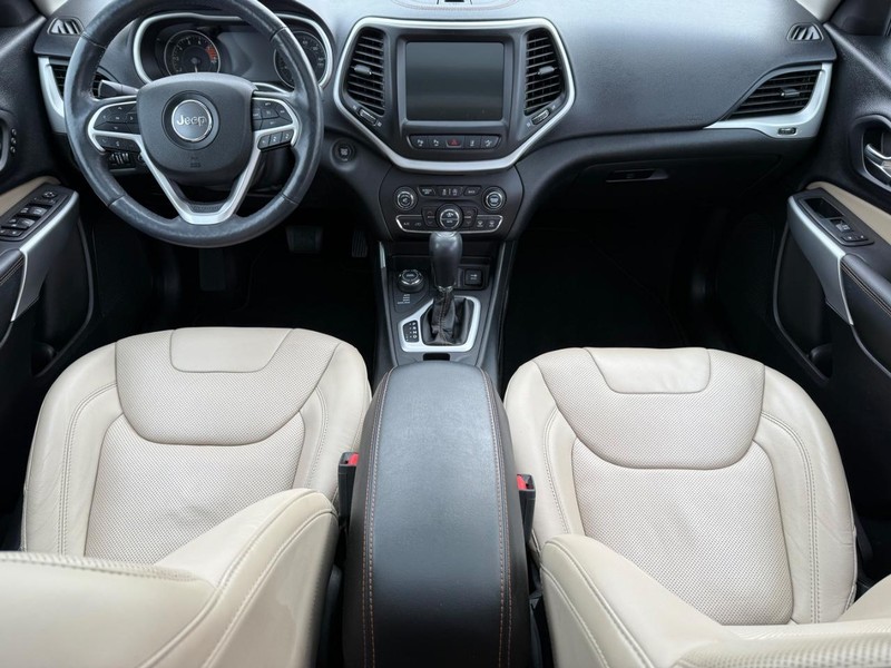 Jeep Cherokee Vehicle Image 13