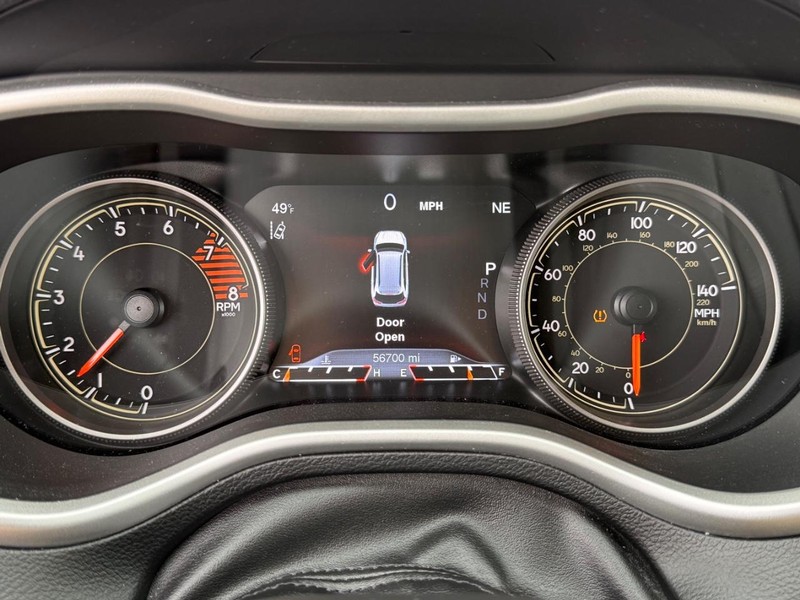 Jeep Cherokee Vehicle Image 24