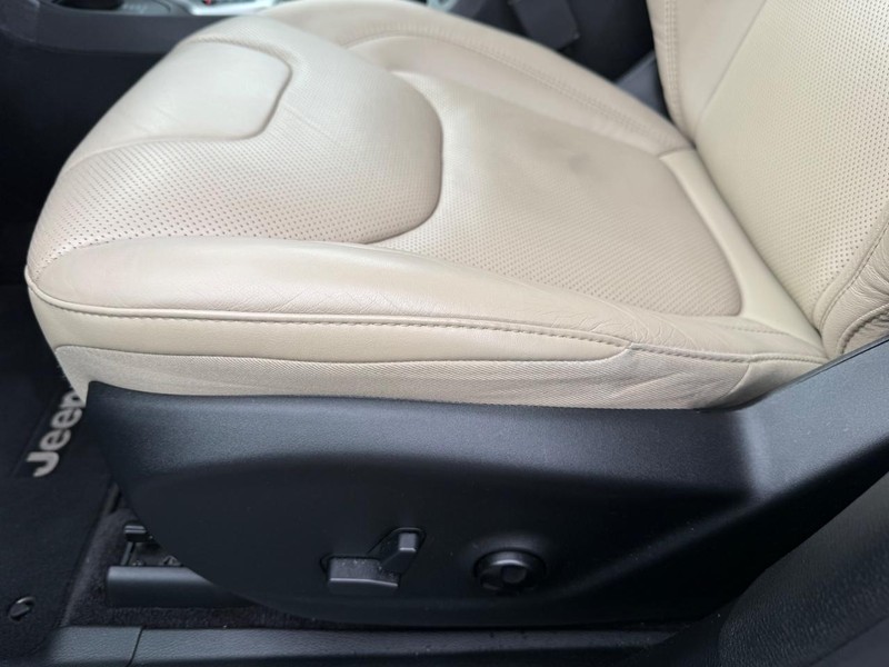 Jeep Cherokee Vehicle Image 27