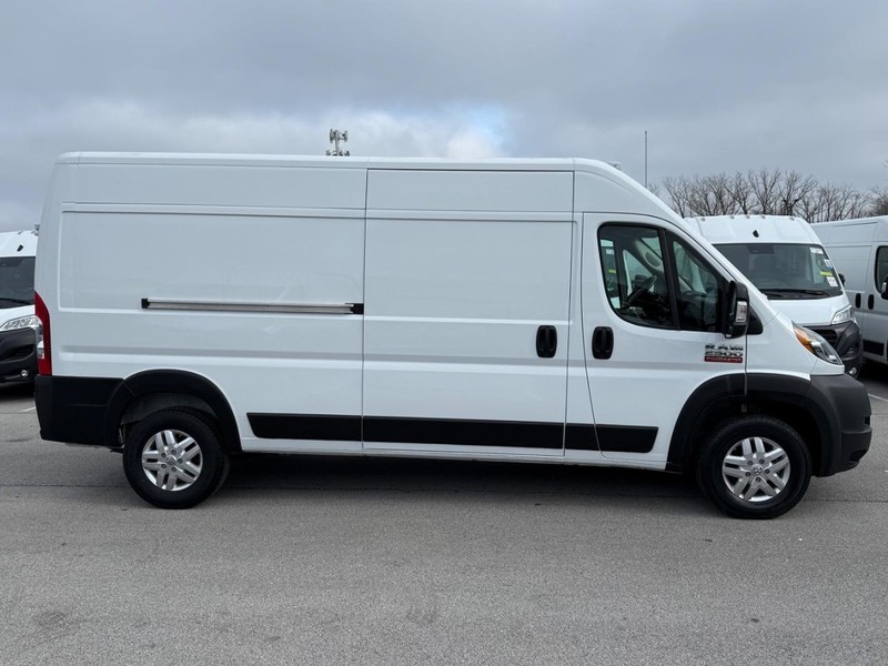 Ram ProMaster Cargo Van Vehicle Image 02