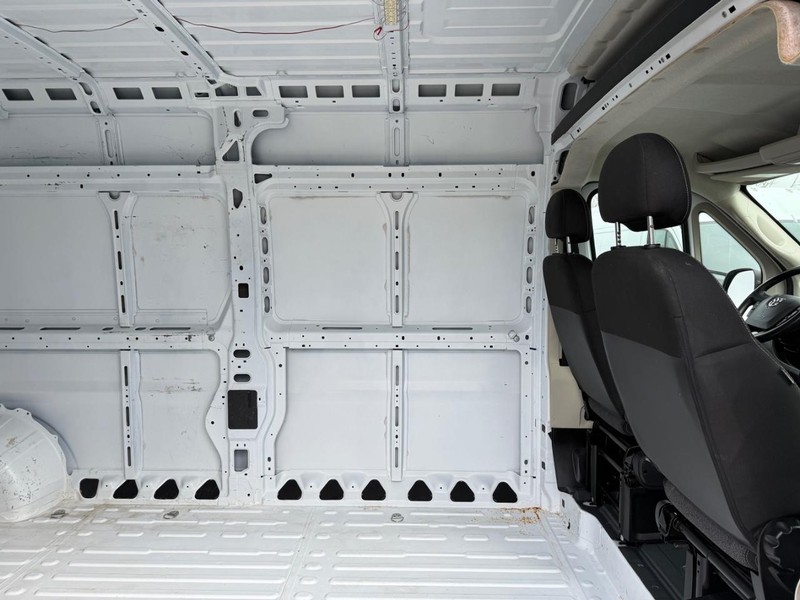 Ram ProMaster Cargo Van Vehicle Image 10