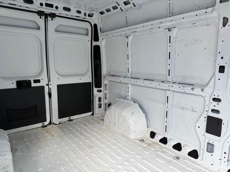 Ram ProMaster Cargo Van Vehicle Image 11