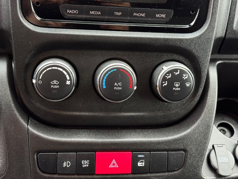 Ram ProMaster Cargo Van Vehicle Image 18