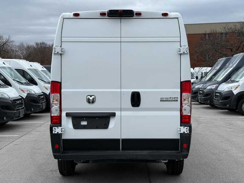 Ram ProMaster Cargo Van Vehicle Image 04