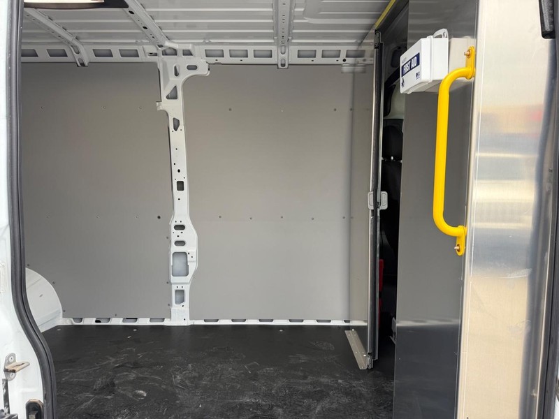 Ram ProMaster Cargo Van Vehicle Image 10