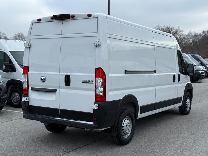 Ram ProMaster Cargo Van Vehicle Image 03