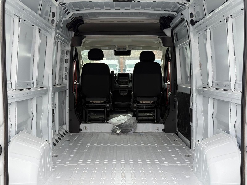 Ram ProMaster Cargo Van Vehicle Image 07