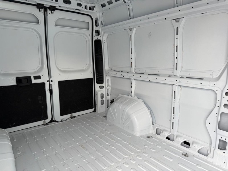 Ram ProMaster Cargo Van Vehicle Image 11
