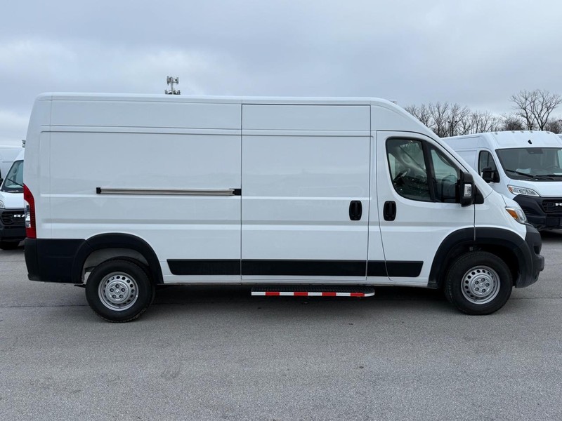 Ram ProMaster Cargo Van Vehicle Image 02
