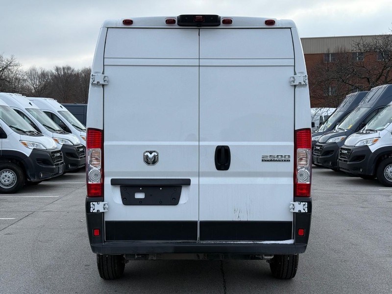 Ram ProMaster Cargo Van Vehicle Image 04