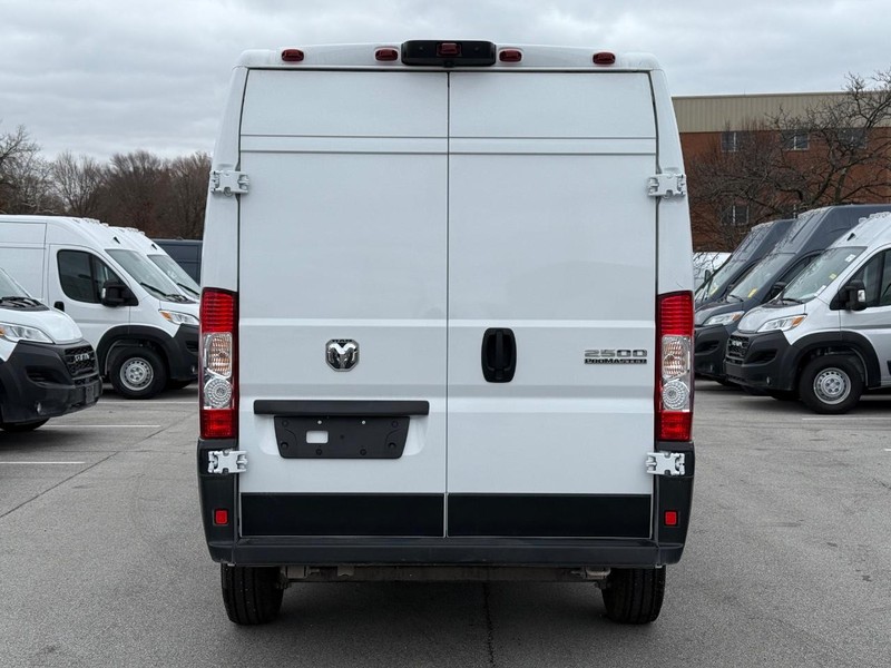 Ram ProMaster Cargo Van Vehicle Image 04