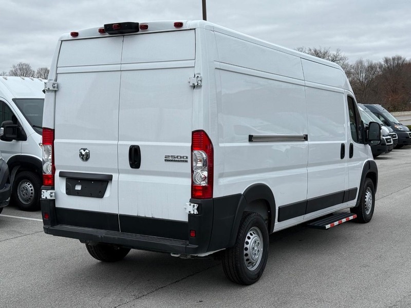 Ram ProMaster Cargo Van Vehicle Image 03