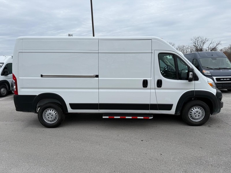Ram ProMaster Cargo Van Vehicle Image 02