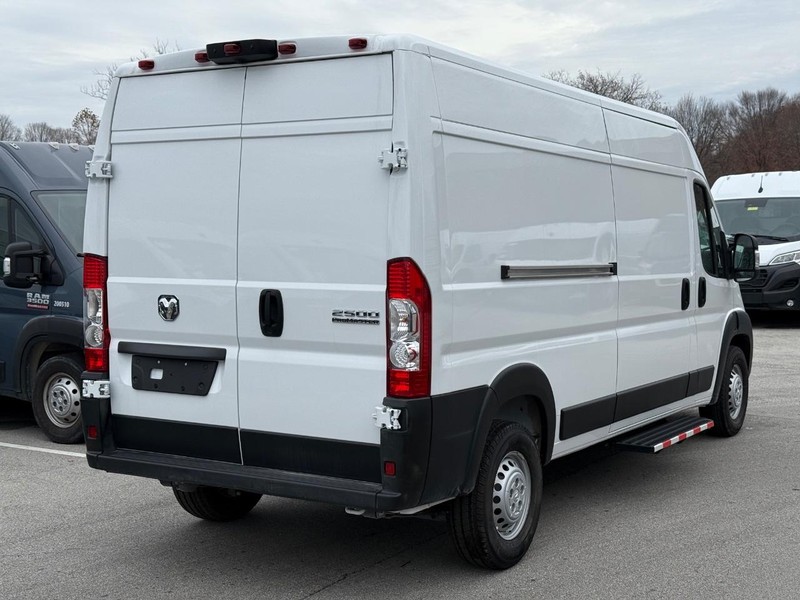 Ram ProMaster Cargo Van Vehicle Image 03