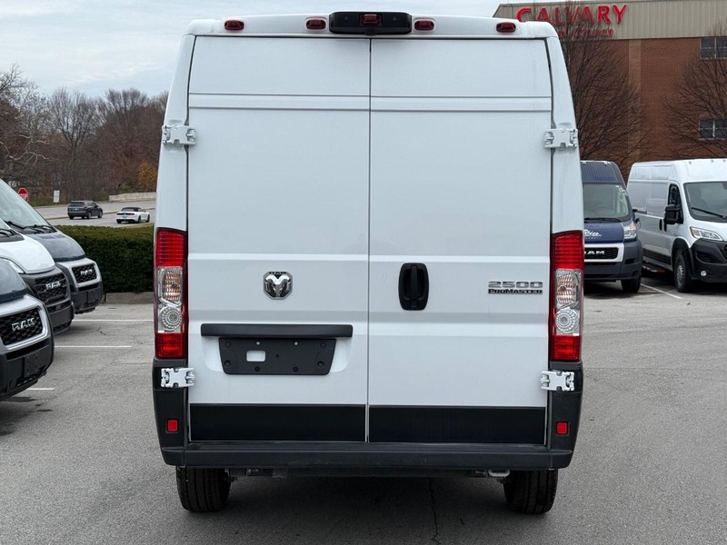 Ram ProMaster Cargo Van Vehicle Image 04