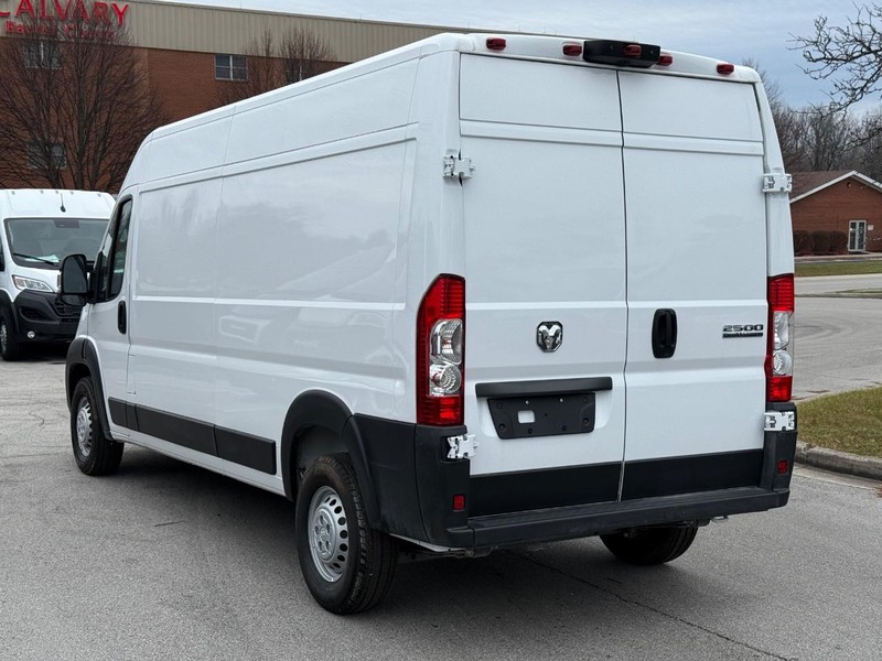 Ram ProMaster Cargo Van Vehicle Image 05
