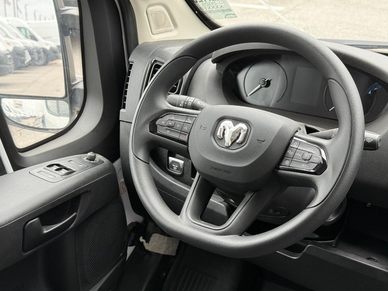 Ram ProMaster Cargo Van Vehicle Image 13