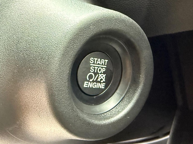 Ram ProMaster Cargo Van Vehicle Image 16