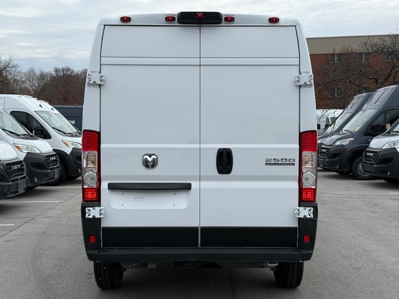 Ram ProMaster Cargo Van Vehicle Image 04