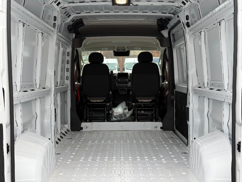Ram ProMaster Cargo Van Vehicle Image 07
